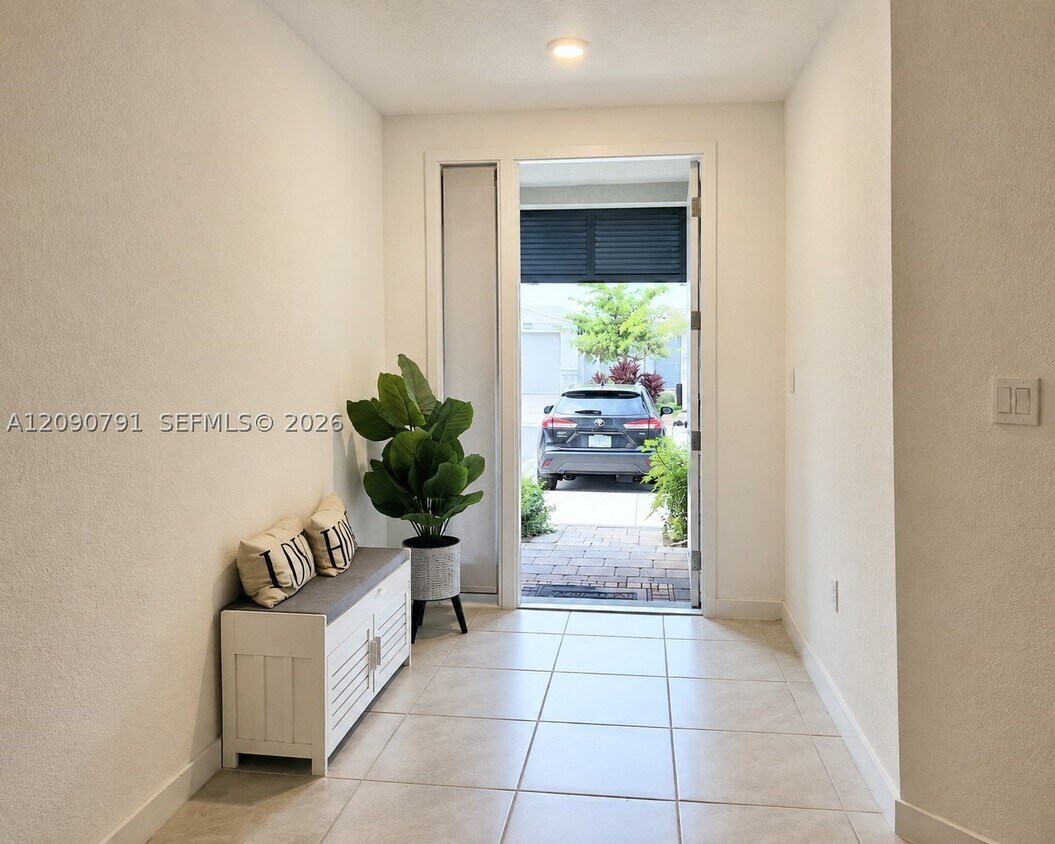 Foto del edificio - 364 NW 8th Ct