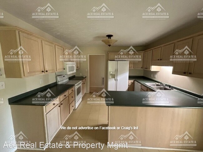 Building Photo - 3 br, 2 bath House - 904 Penguin Drive
