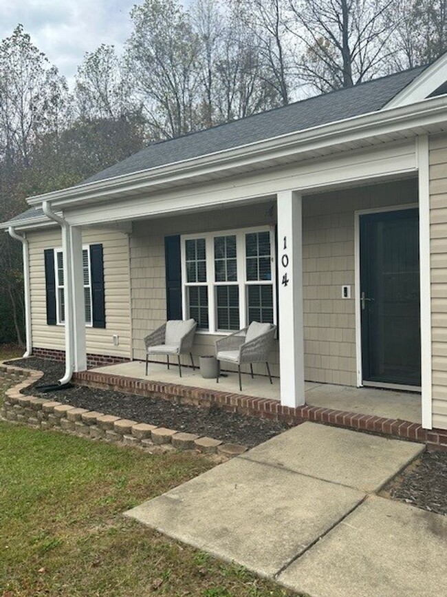 Foto del edificio - Cute 3 Bed/2 Bath Home IN Pikeville