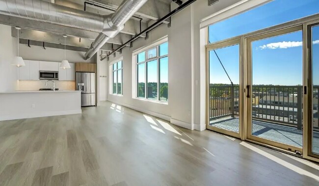 Foto del edificio - 415 E Pikes Peak Ave