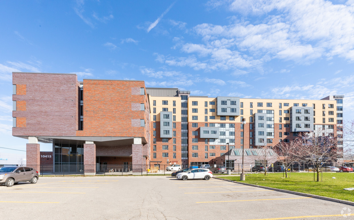 Photo du bâtiment - Richmond Hill Housing and Community Hub