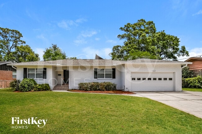 Building Photo - 1369 Malverne Ave