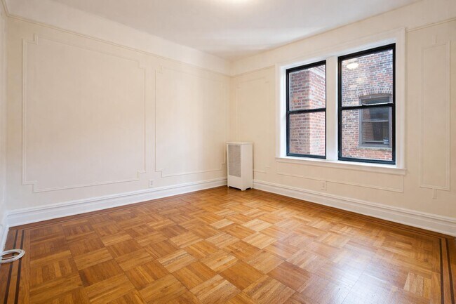 Foto del edificio - 15 Magaw Pl