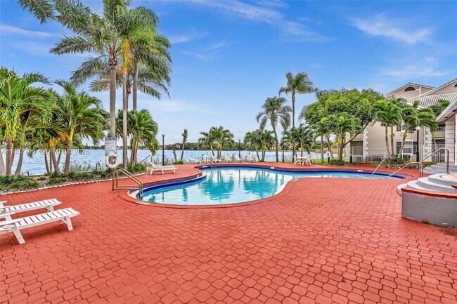 Foto del edificio - 2831 N Oakland Forest Dr