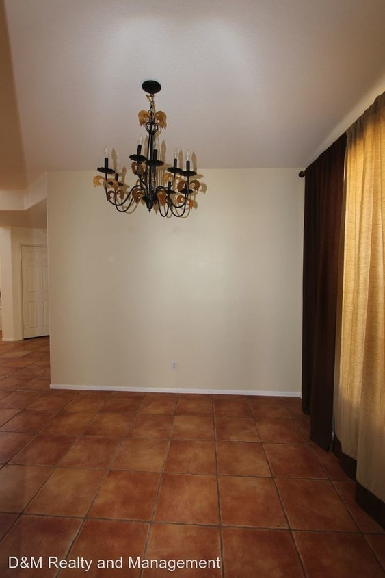 4 br 3 bath house   713 san gabriel place chula vista ca building photo