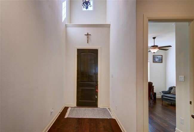 Building Photo - 1821 Park Highland Way