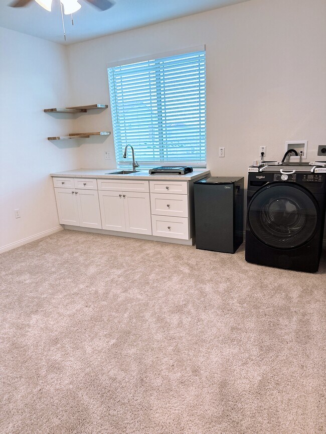 Foto del edificio - 4061 Hudson Ln