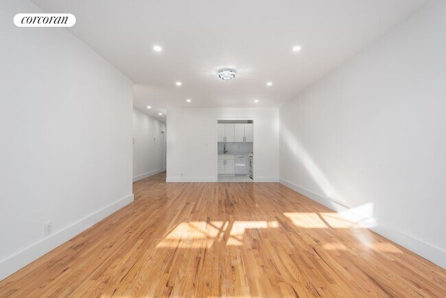 Building Photo - 157 Greenpoint Ave
