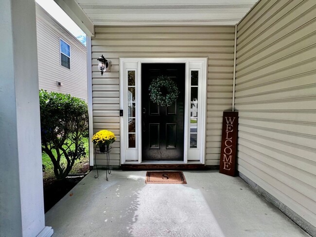 Building Photo - Charming Home Near Town Center VB with Lar...