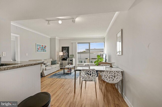 Foto del edificio - 777 7th St NW