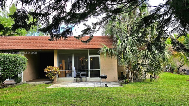 Foto del edificio - 1910 Palmland Dr