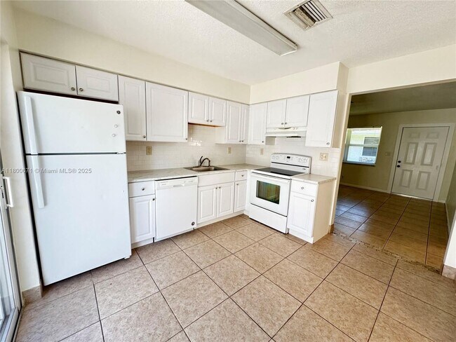 Photo - 606 SW 5th Ave House