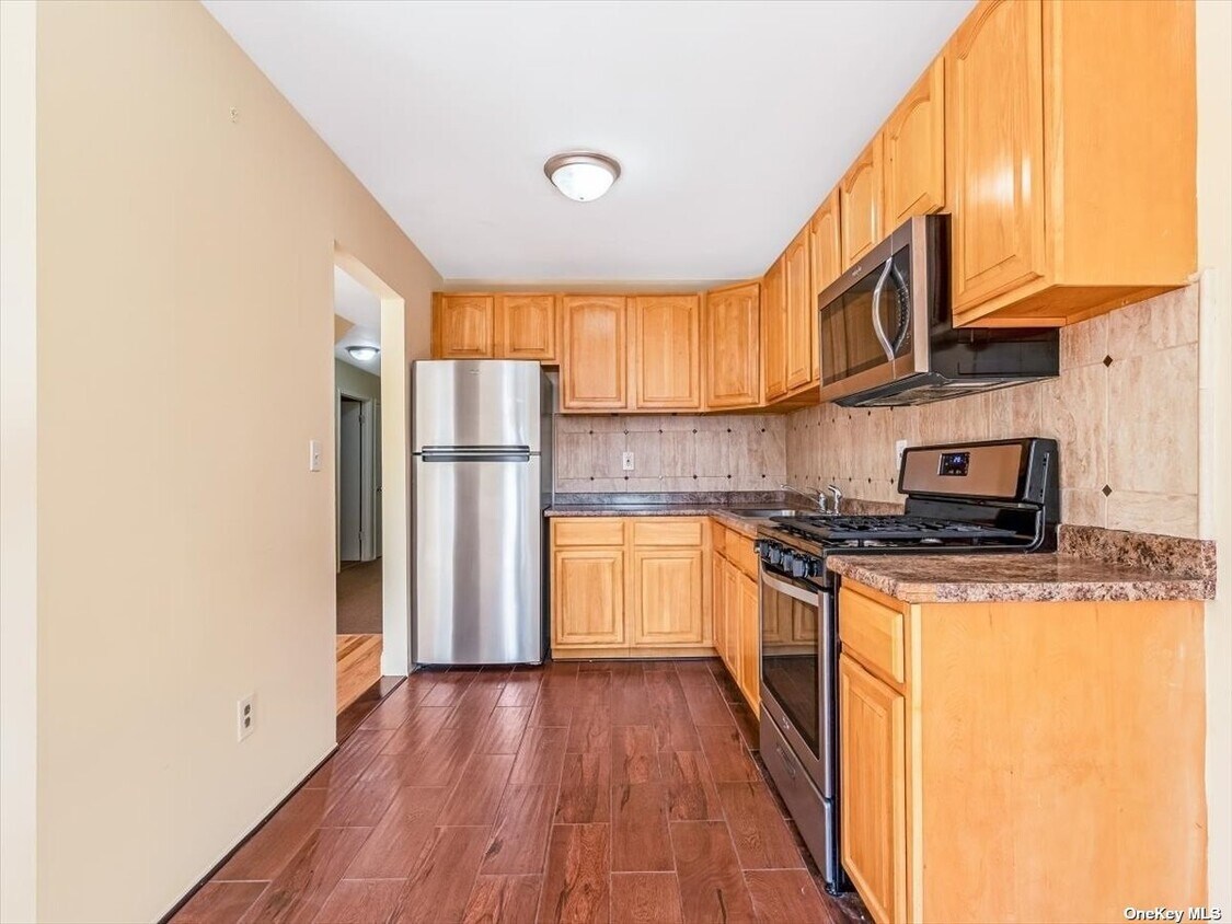 Primary Photo - 114-23 165th St
