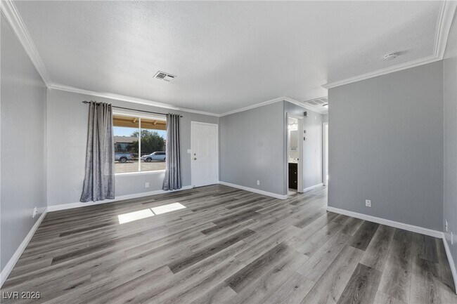 Foto del edificio - 251 Meyers Ave