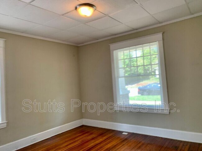 Foto del edificio - 409 N Poplar St