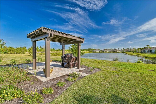 Building Photo - 43784 Sparrow Dr