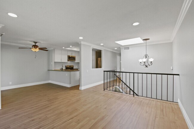 Foto del edificio - Recently renovated 3-bedroom 3 bath Laguna...