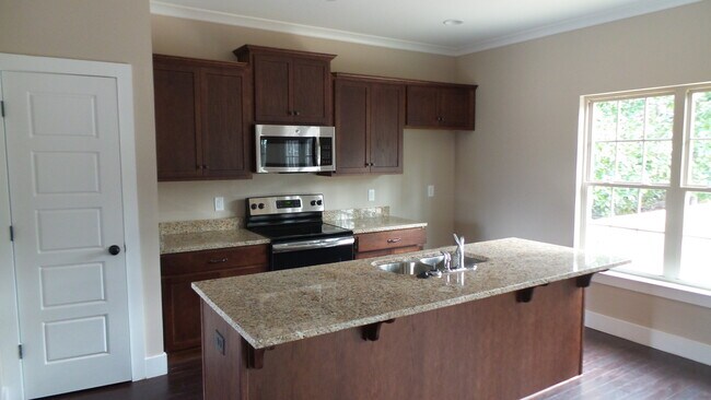 Building Photo - 200 Grande View Cir