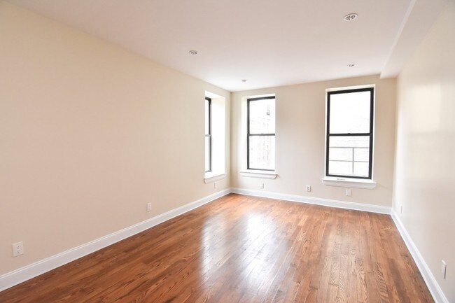 Building Photo - 282 W 115th St