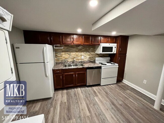 Foto del edificio - 1813 Oxford Ave SW