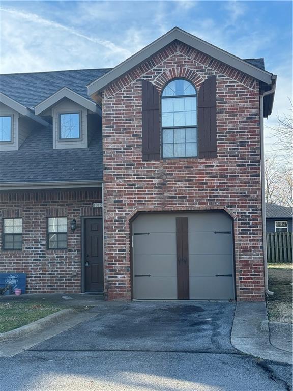 Building Photo - 4015 Glenstone Terrace