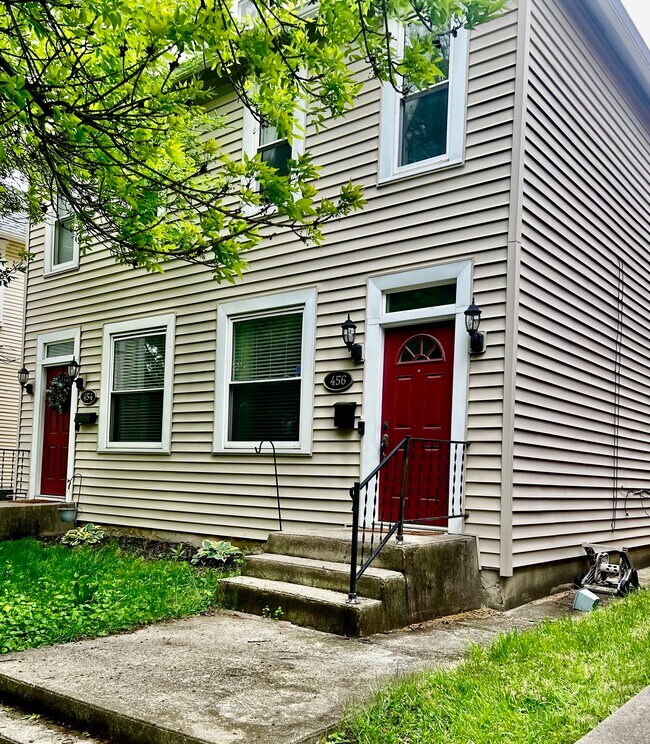 Welcome to your new home. - 456 Forest St