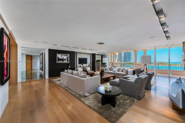 Foto del edificio - 7143 Fisher Island Dr