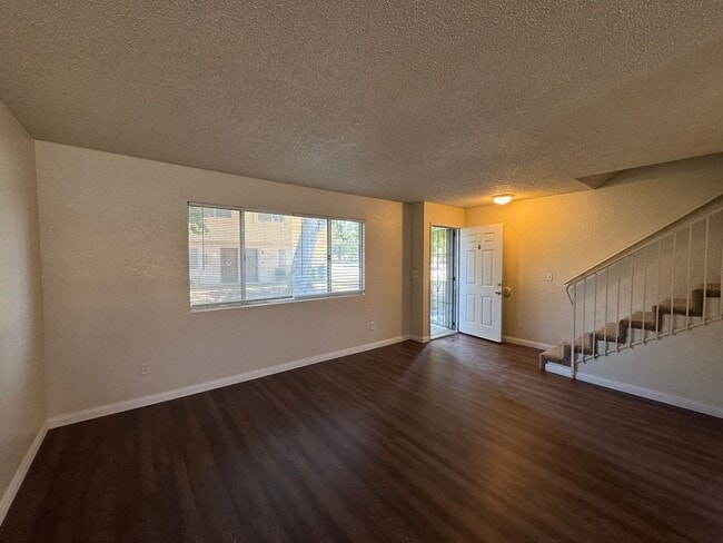Building Photo - 4208 White Ln
