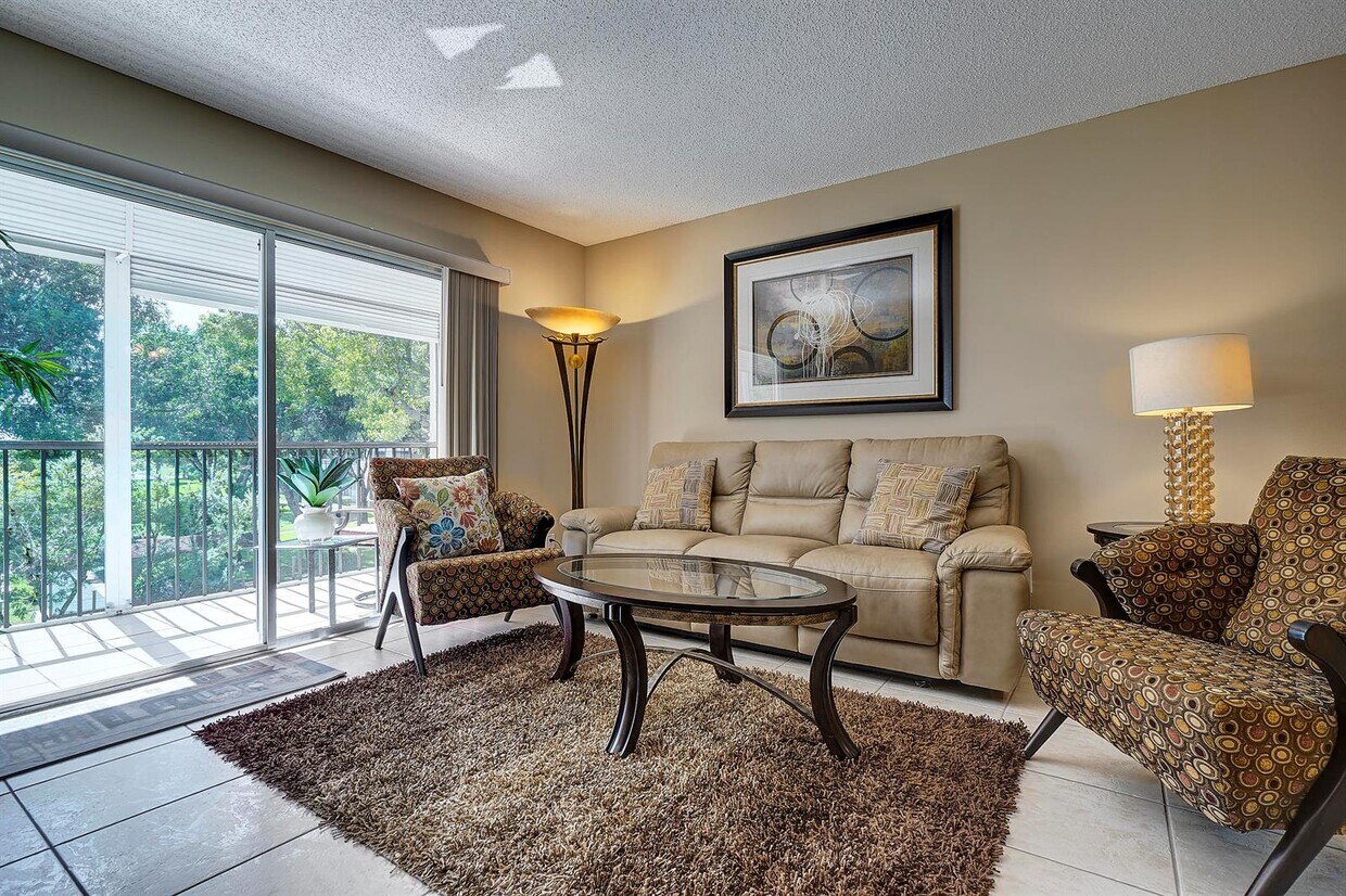 Foto principal - 7286 Huntington Ln