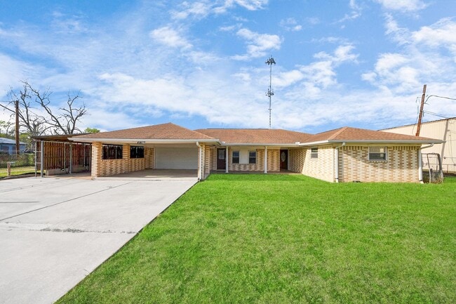 Building Photo - 4402 Ludwig Ln