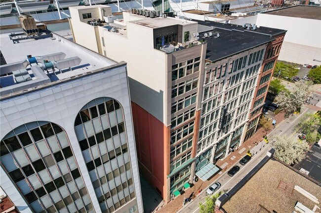 Building Photo - 941 Penn Ave