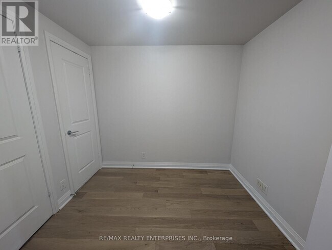 Photo du bâtiment - 1055 Southdown Rd