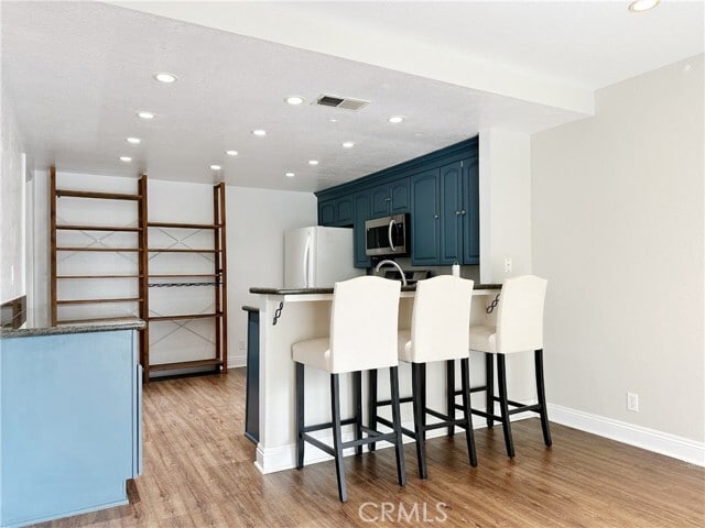 Foto del edificio - 8432 Basin Cir