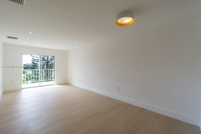 Foto del edificio - 453 SW 2nd St