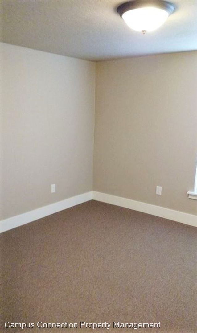 Building Photo - 2 br, 1 bath House - 1065 E 28th Ave