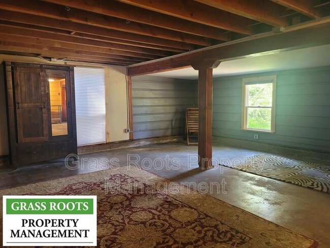 Building Photo - 11524 N Bloomfield Rd