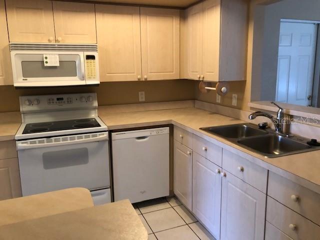 Building Photo - 1240 Flamingo Rd