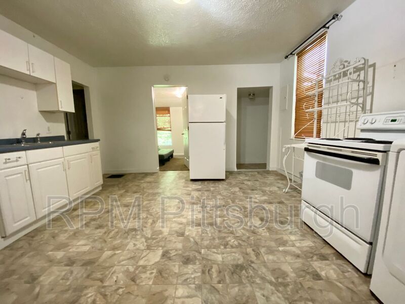 713 Mifflin Rd, Pittsburgh, PA 15207