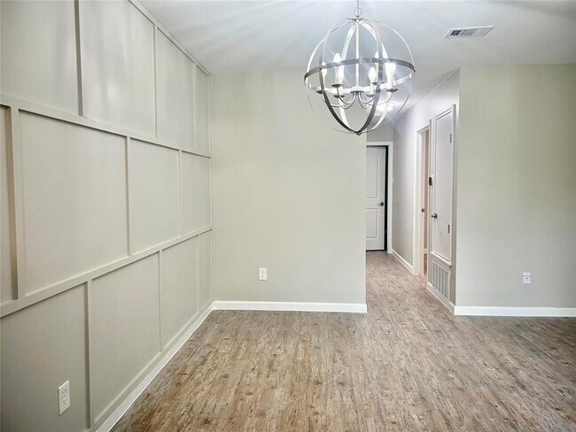 Building Photo - 8104 Mescalero Dr