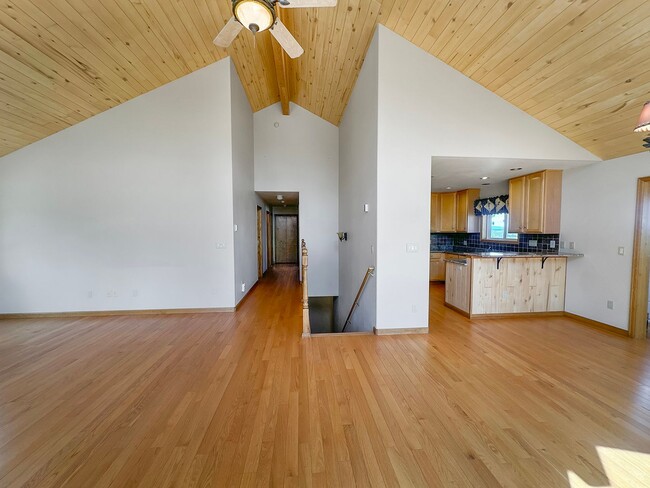 Building Photo - 2.5 Acres! 3 car garage! Two living spaces!
