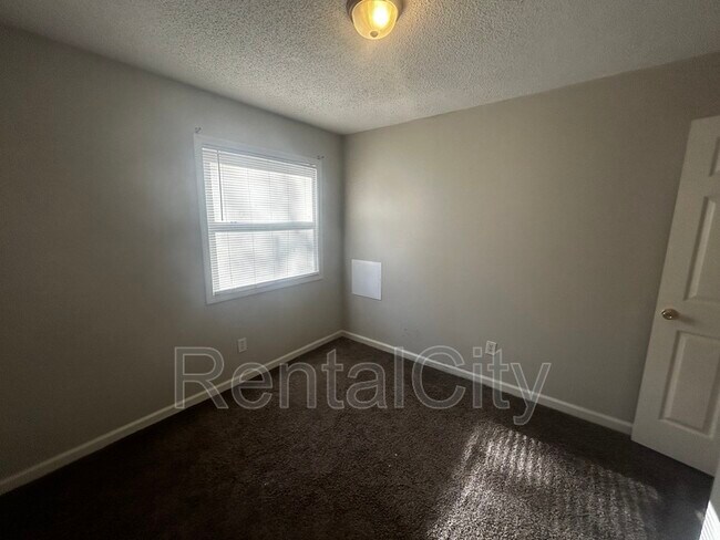 Foto del edificio - 213 Poplar St