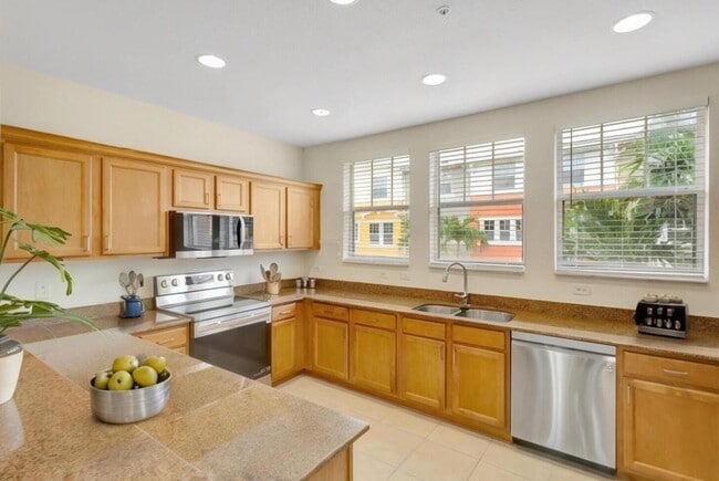 Building Photo - 770 Millbrae Ct