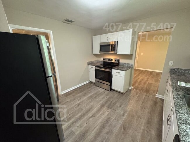 Building Photo - 6657 Blackwood Dr