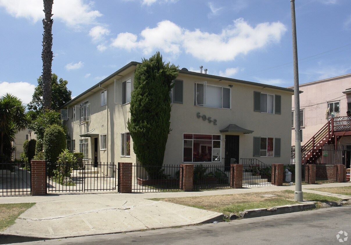 Foto del edificio - 6052 Romaine St