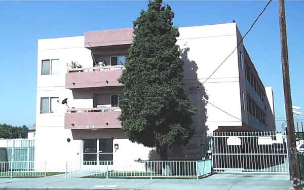 Building Photo - 635 N Virgil Ave