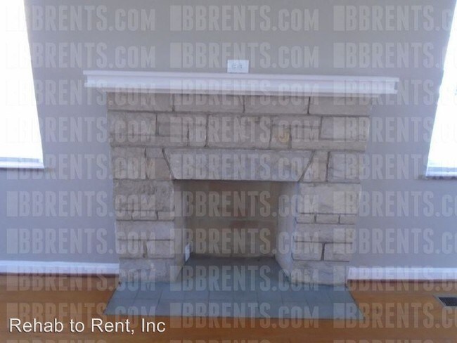 Building Photo - 3 br, 1.5 bath House - 5587 Surrey Avenue,