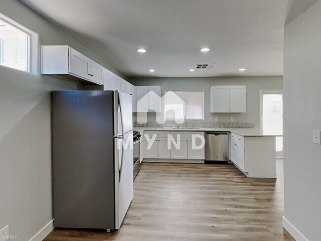Building Photo - 3 br, 2.5 bath House - 2270 Diamond Pointe St