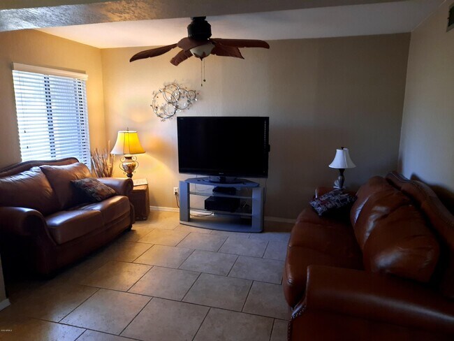 Foto del edificio - 1861 Montana Vista