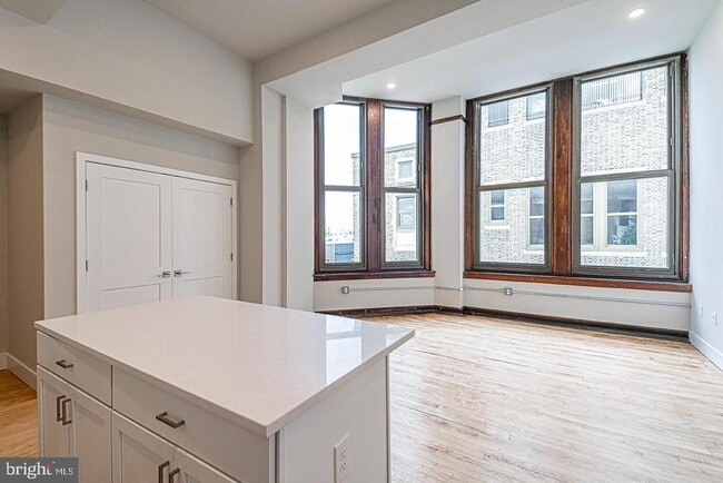 Foto del edificio - 1300 S 19th St