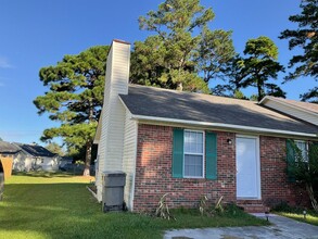 Building Photo - 2296 Knollwood Ln